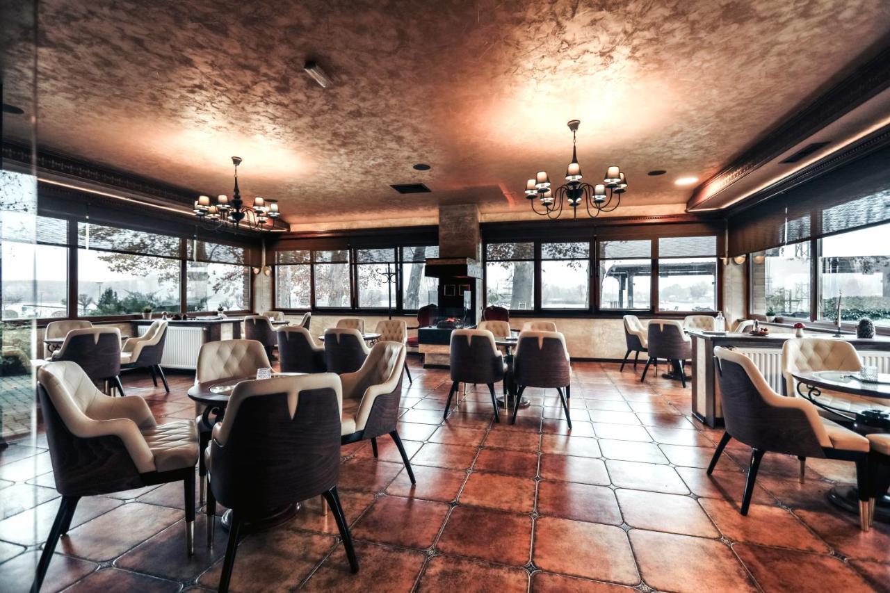 إيلوك Hotel Dunav المظهر الخارجي الصورة