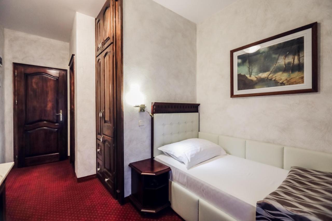 إيلوك Hotel Dunav المظهر الخارجي الصورة