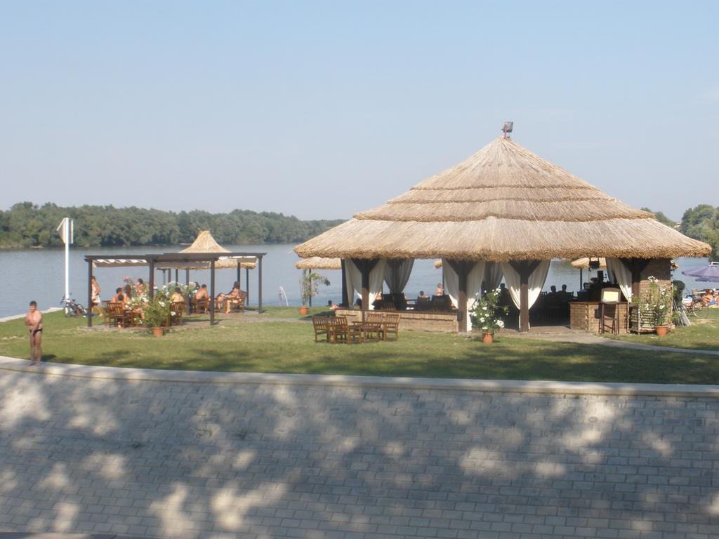 إيلوك Hotel Dunav المظهر الخارجي الصورة